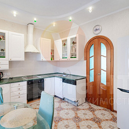 3 комнатная квартира<br>ГУСАРОВА, 13